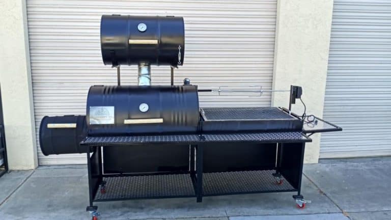 The American Queen Smoker by Moss Grills